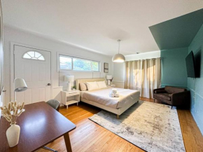 Relaxing 6 BR Oasis with Pool - Lou1